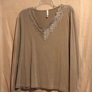 Long sleeved top